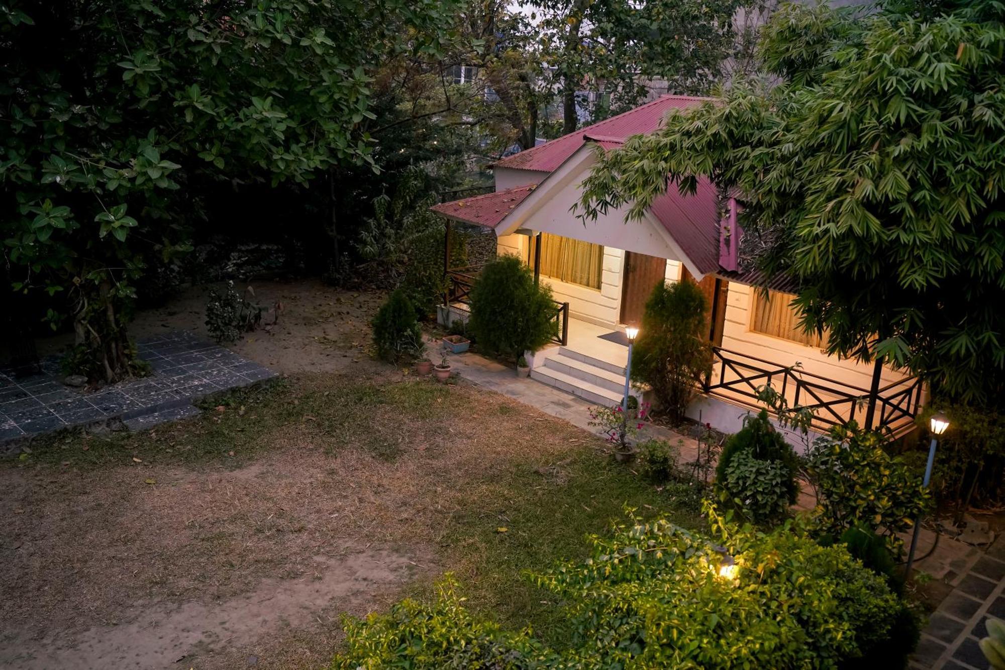 Chintan Chautari Itahari Bagian luar foto